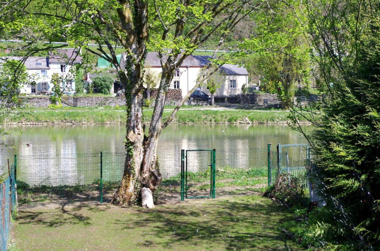 Le Doux Rivage, Proche De Charleville, Jardin Et Acces A La Voie Verte Joigny-sur-Meuse Eksteriør bilde